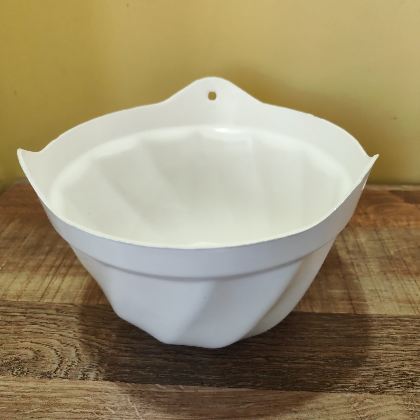 White Hanging Pot